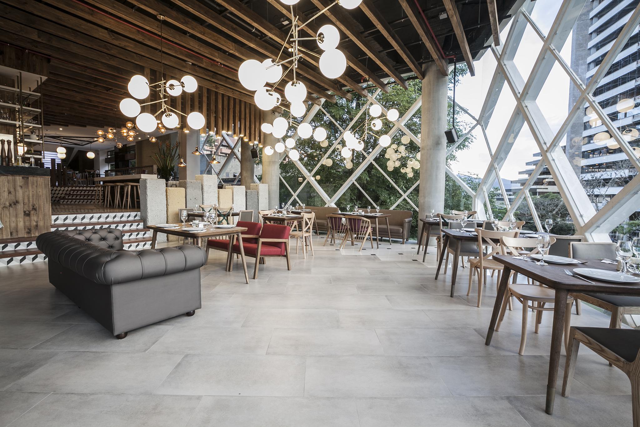 V Grand Hotel, A Member Of Radisson Individuals เมเดยิน ภายนอก รูปภาพ
