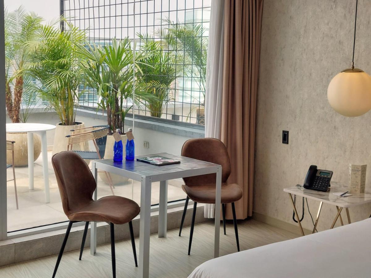 V Grand Hotel, A Member Of Radisson Individuals เมเดยิน ภายนอก รูปภาพ