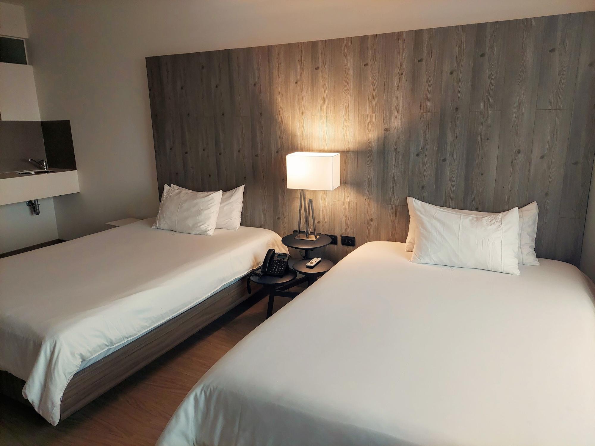 V Grand Hotel, A Member Of Radisson Individuals เมเดยิน ภายนอก รูปภาพ