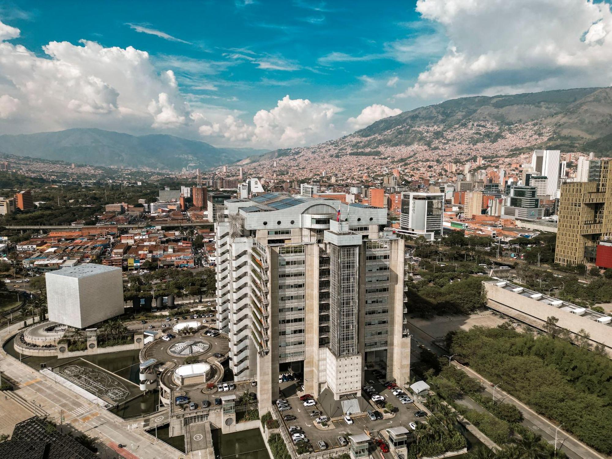 Viaggio Medellin Grand Select Hotel ภายนอก รูปภาพ