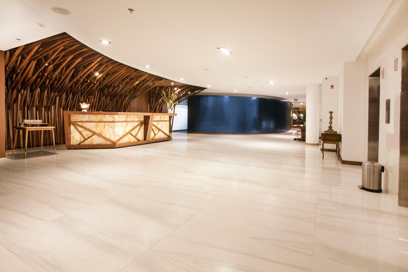 V Grand Hotel, A Member Of Radisson Individuals เมเดยิน ภายนอก รูปภาพ