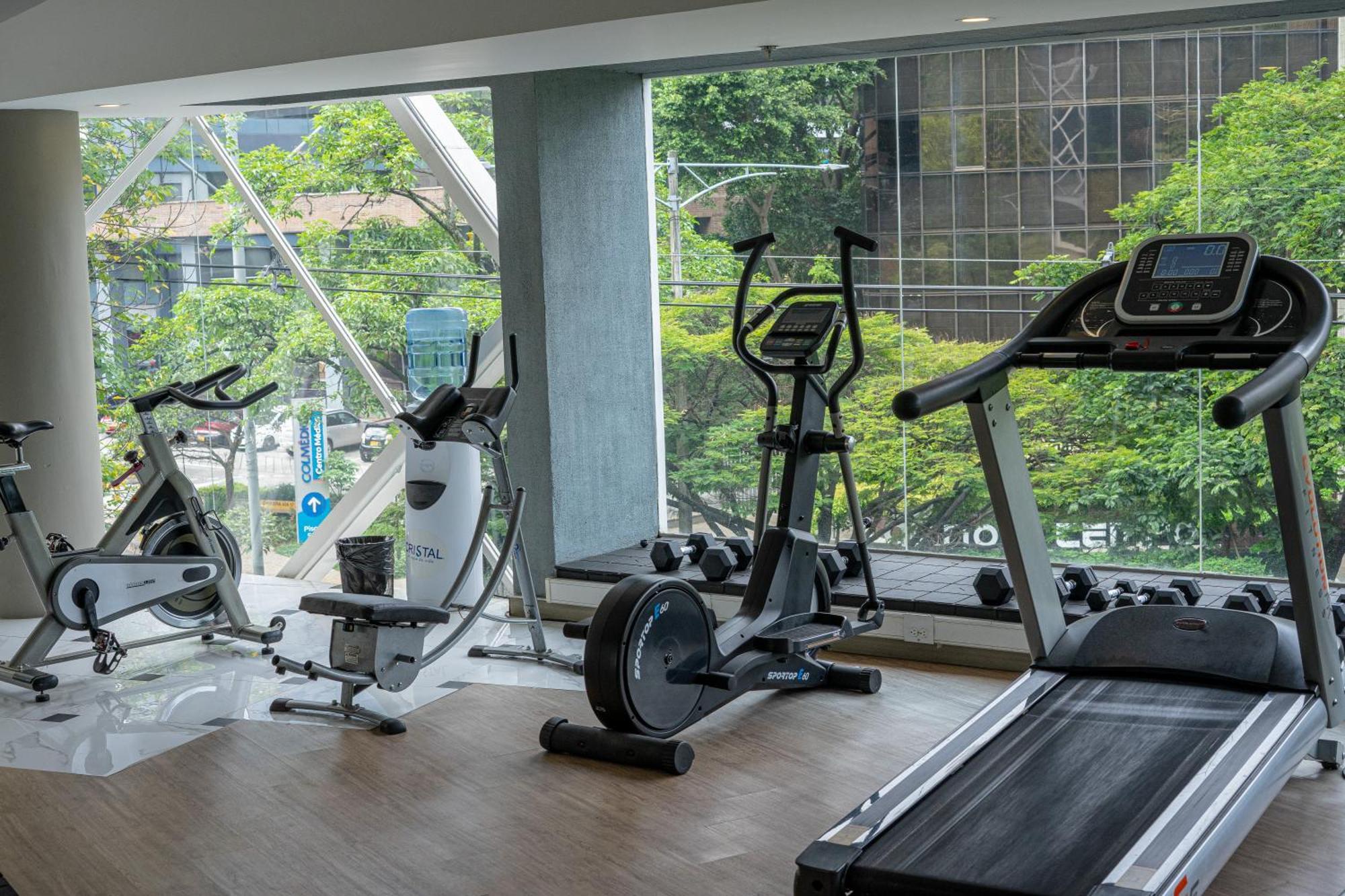 V Grand Hotel, A Member Of Radisson Individuals เมเดยิน ภายนอก รูปภาพ